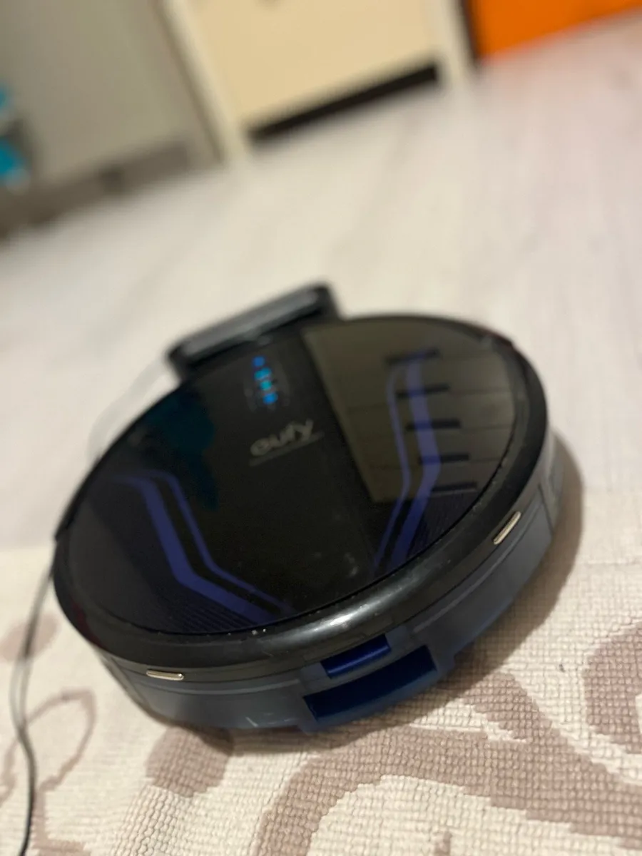 Robo Vacuum - Image 1