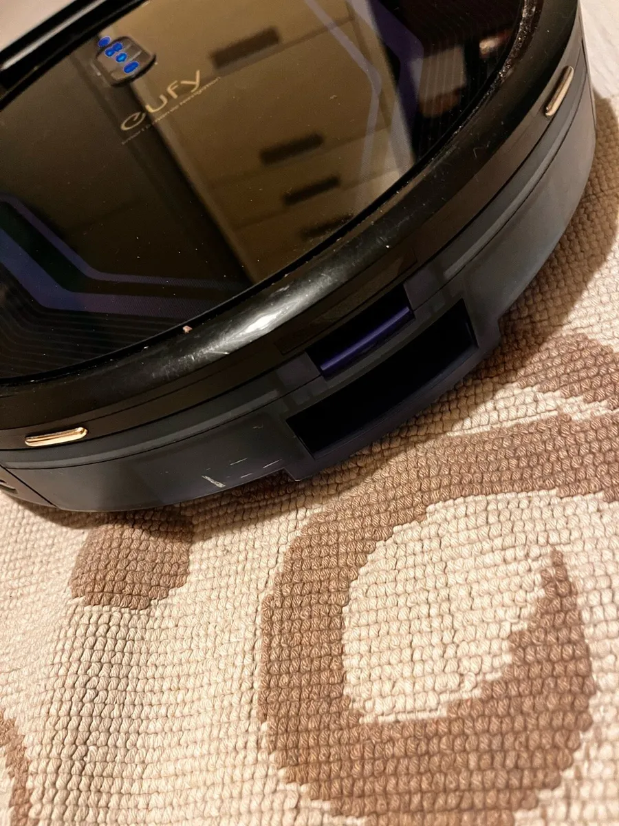 Robo Vacuum - Image 2