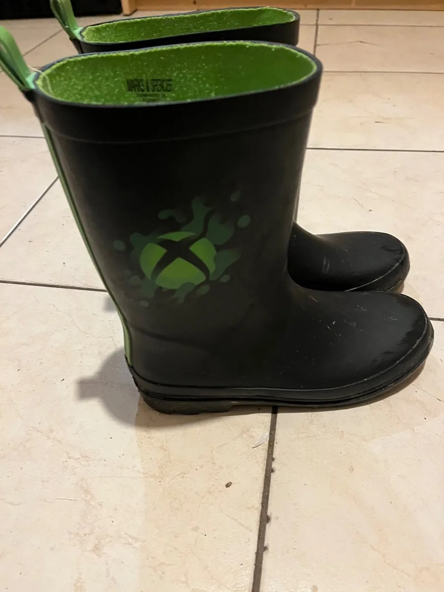 Boys rain boots - Image 1