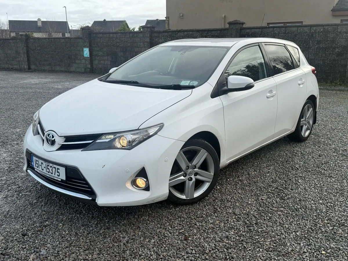 2015 Toyota Auris Aura 1.4 Diesel - Image 4