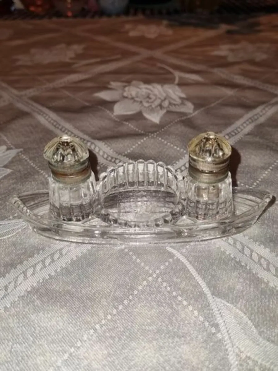 Antique Glass Double inkwell in boat form - Image 1