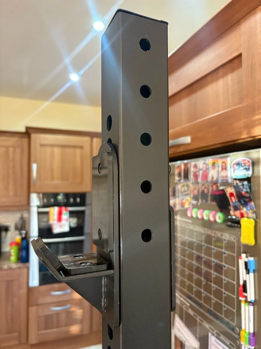 100KG METAL WEIGHTS, HEAVY SQUAT RACK, BENCH +MORE - Image 3