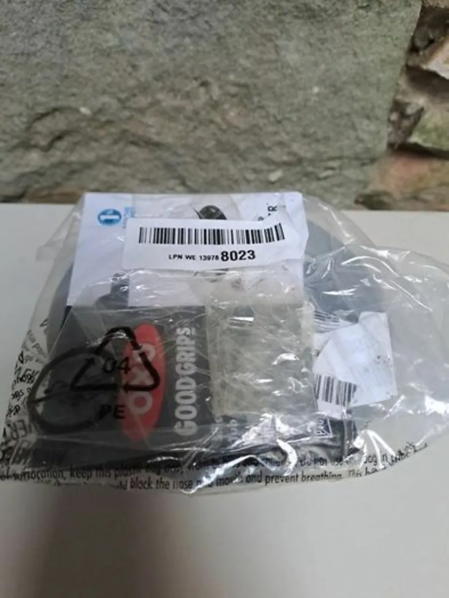 OXO Good Grips drain protector - Image 4