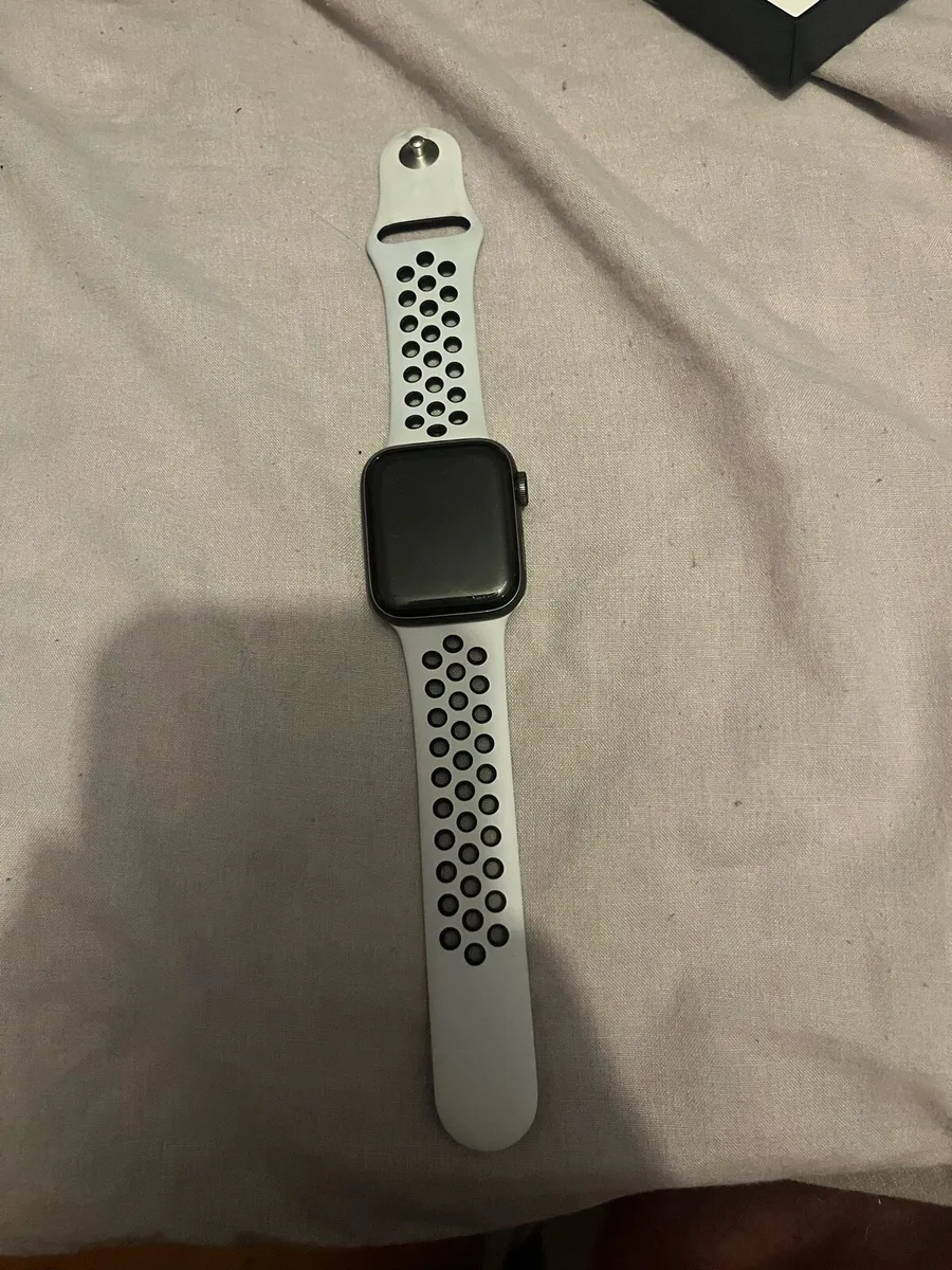 Apple Watch Nike se 40mm space grey aluminium(gps) - Image 3