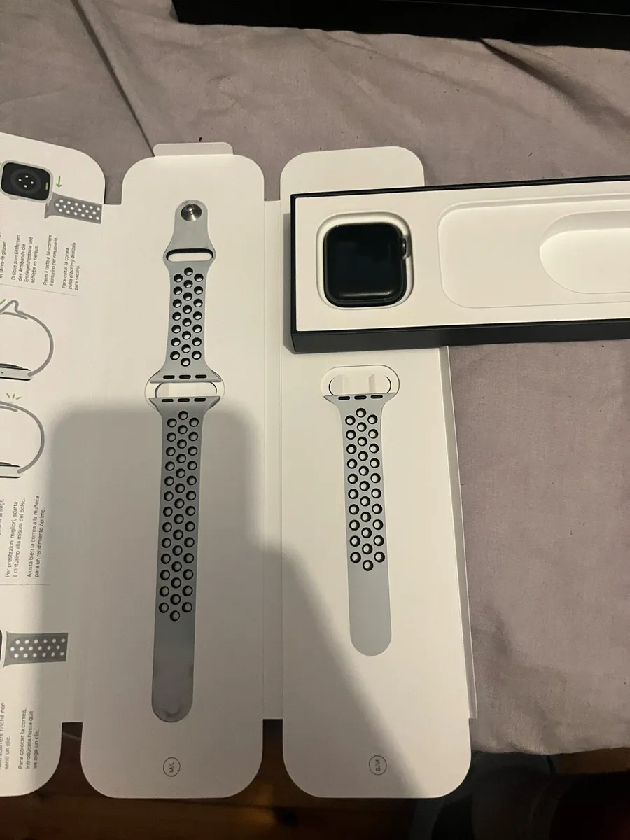 Apple Watch Nike se 40mm space grey aluminium(gps) - Image 4