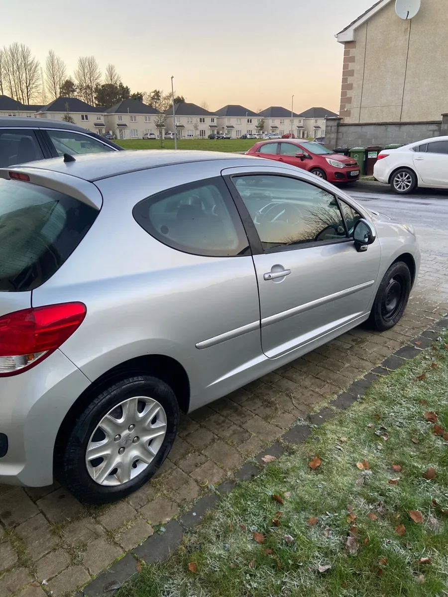 Peugeot 207 2011 - Image 4
