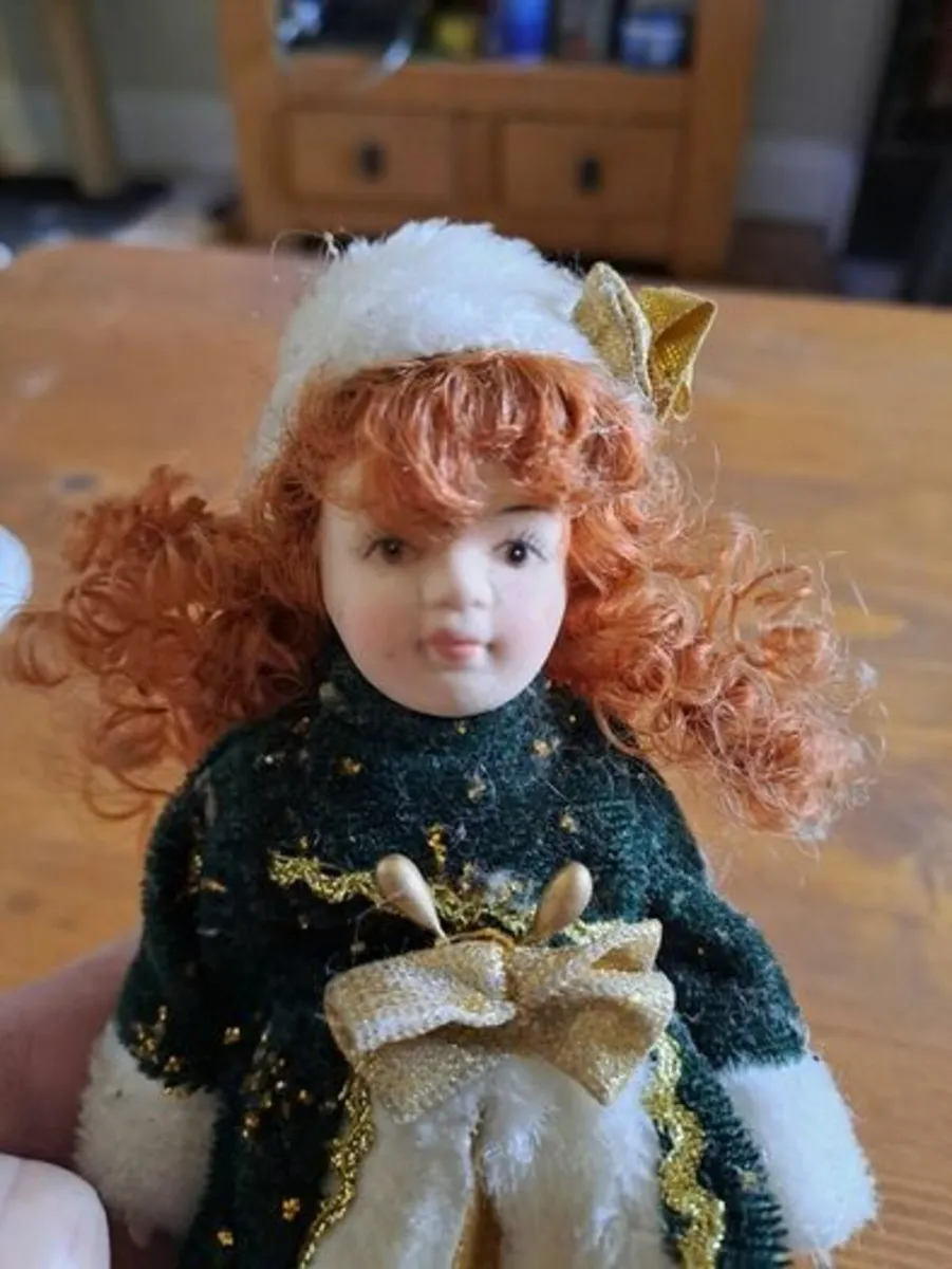 Vintage Christmas porcelain doll - Image 4