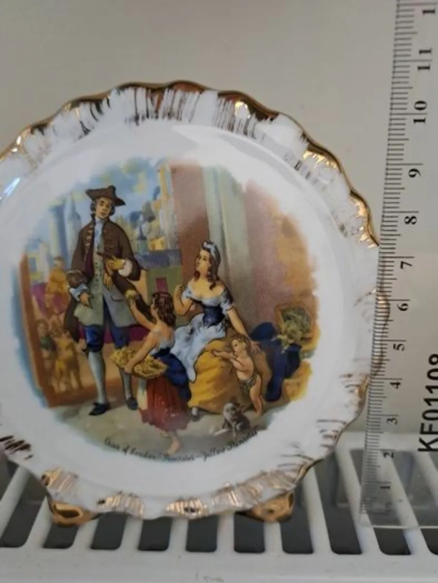 Vintage Cries of London shell figurine - Image 4