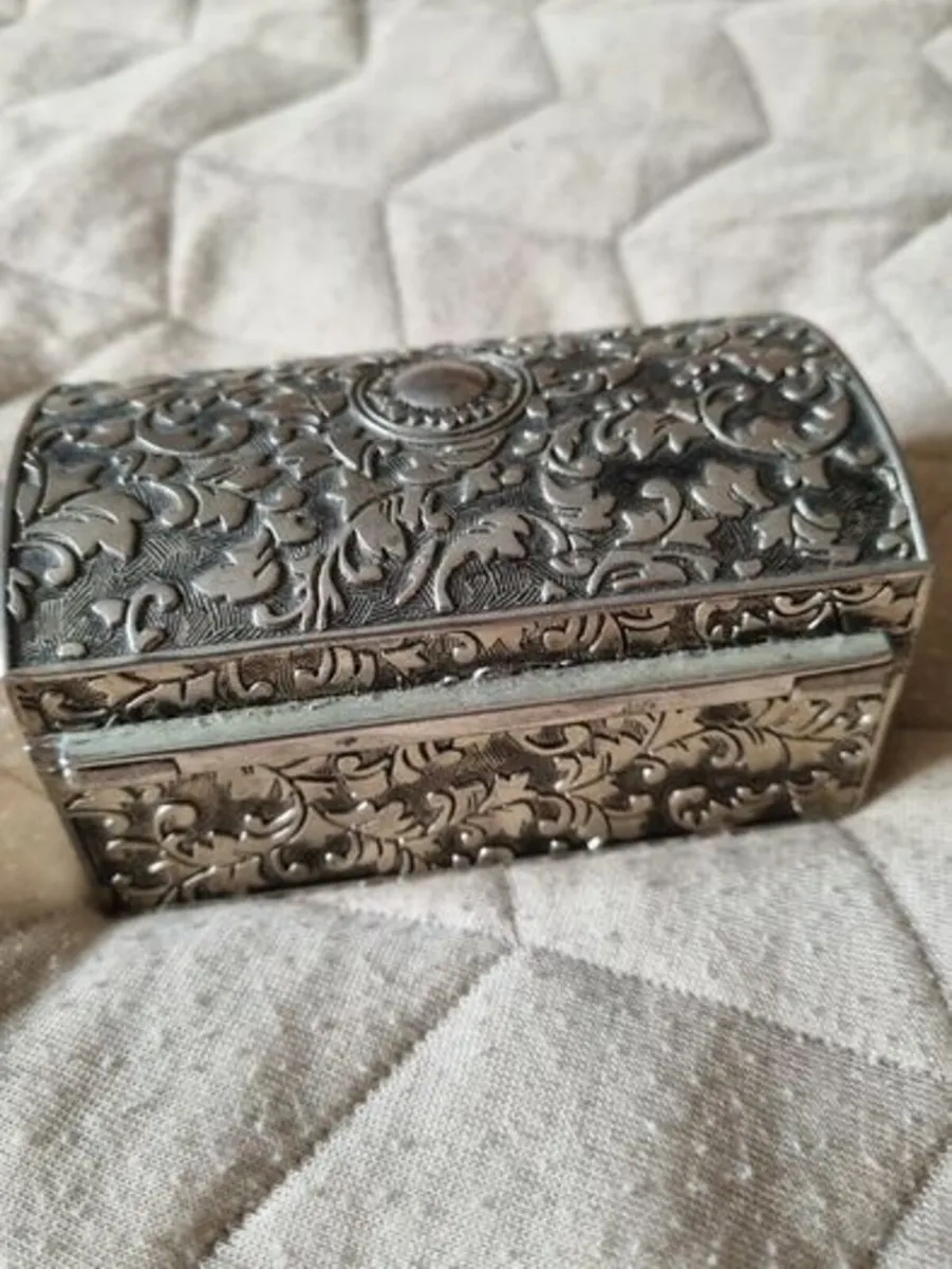 Vintage metal small box - Image 4