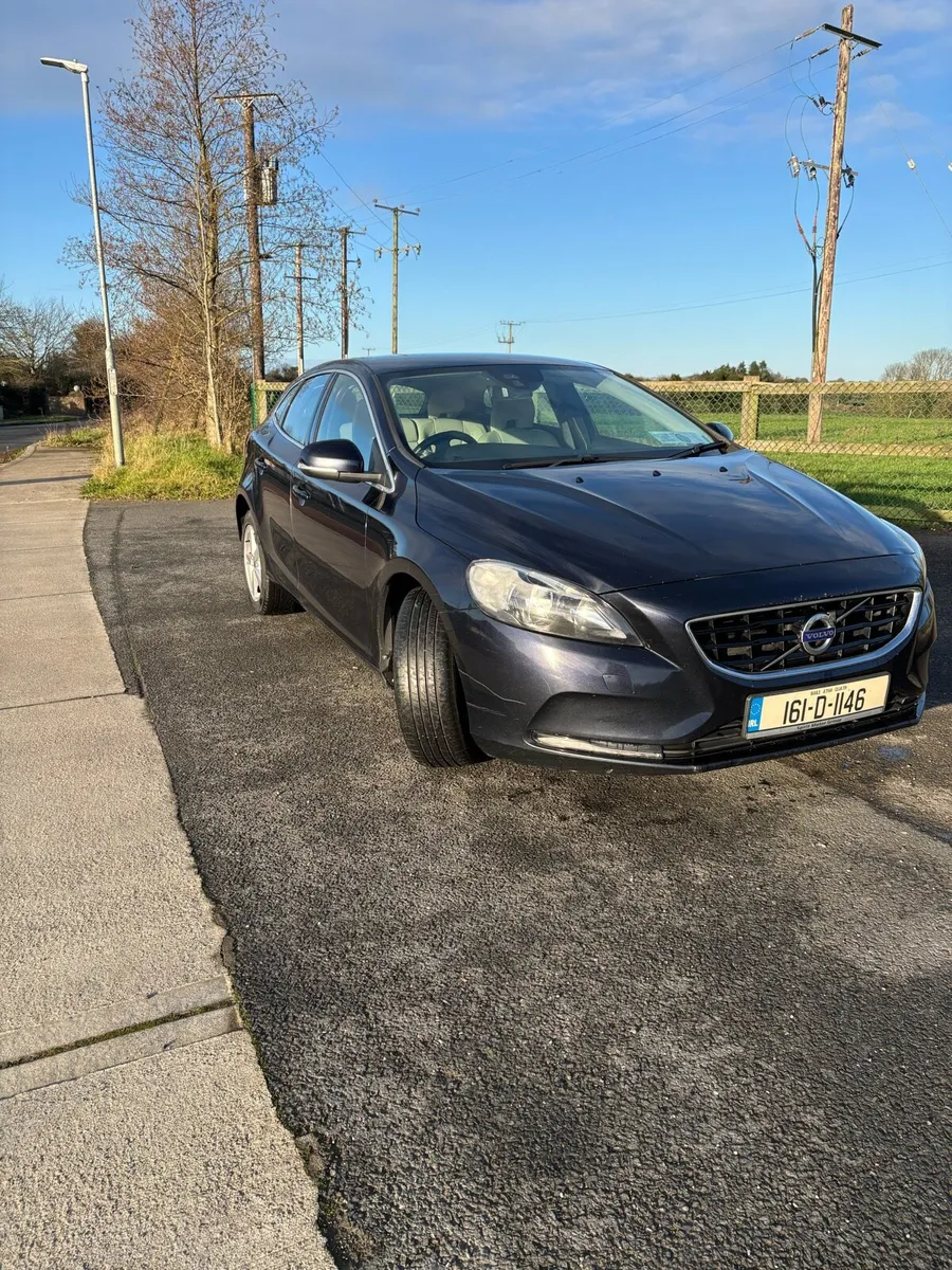 VOLVO V40 D2 SE - Image 3