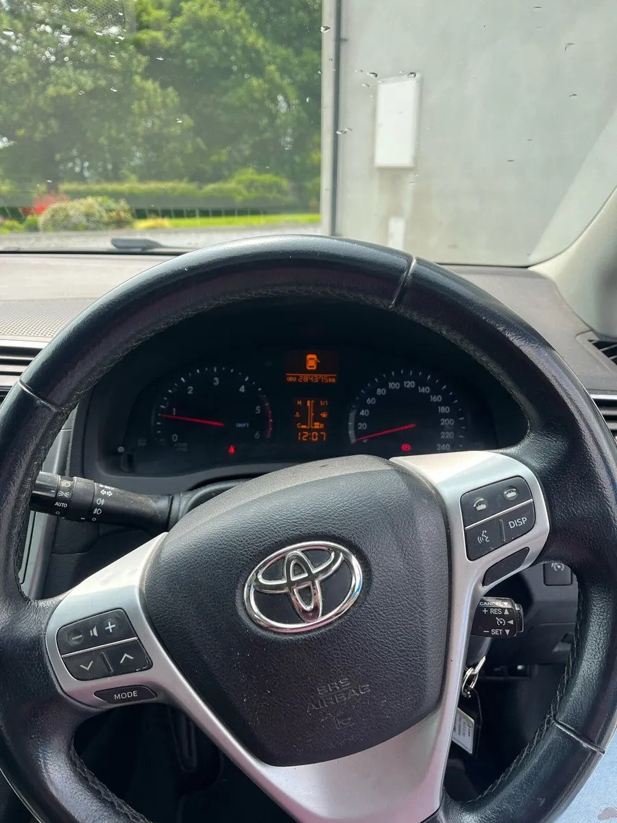 2012 Toyota Avensis Strata - Image 4