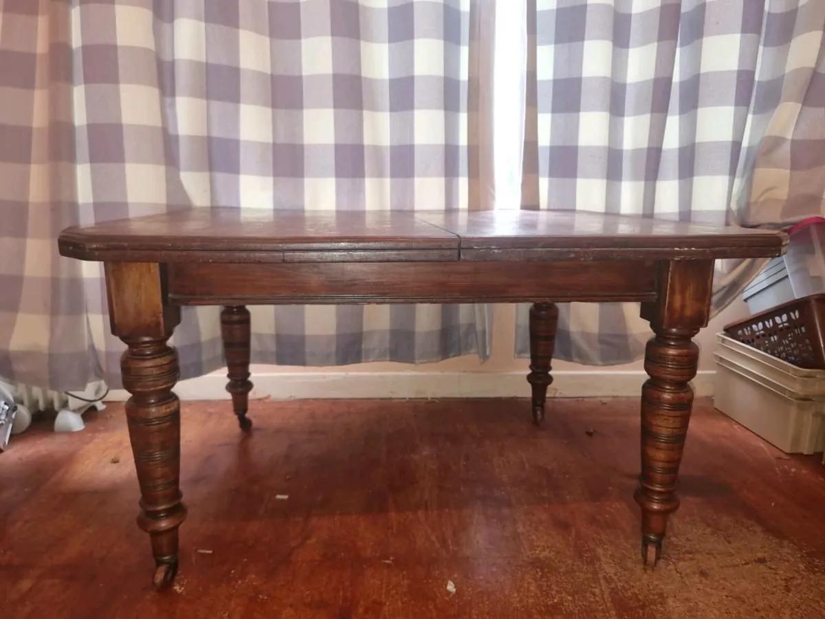 Dining table - Image 2