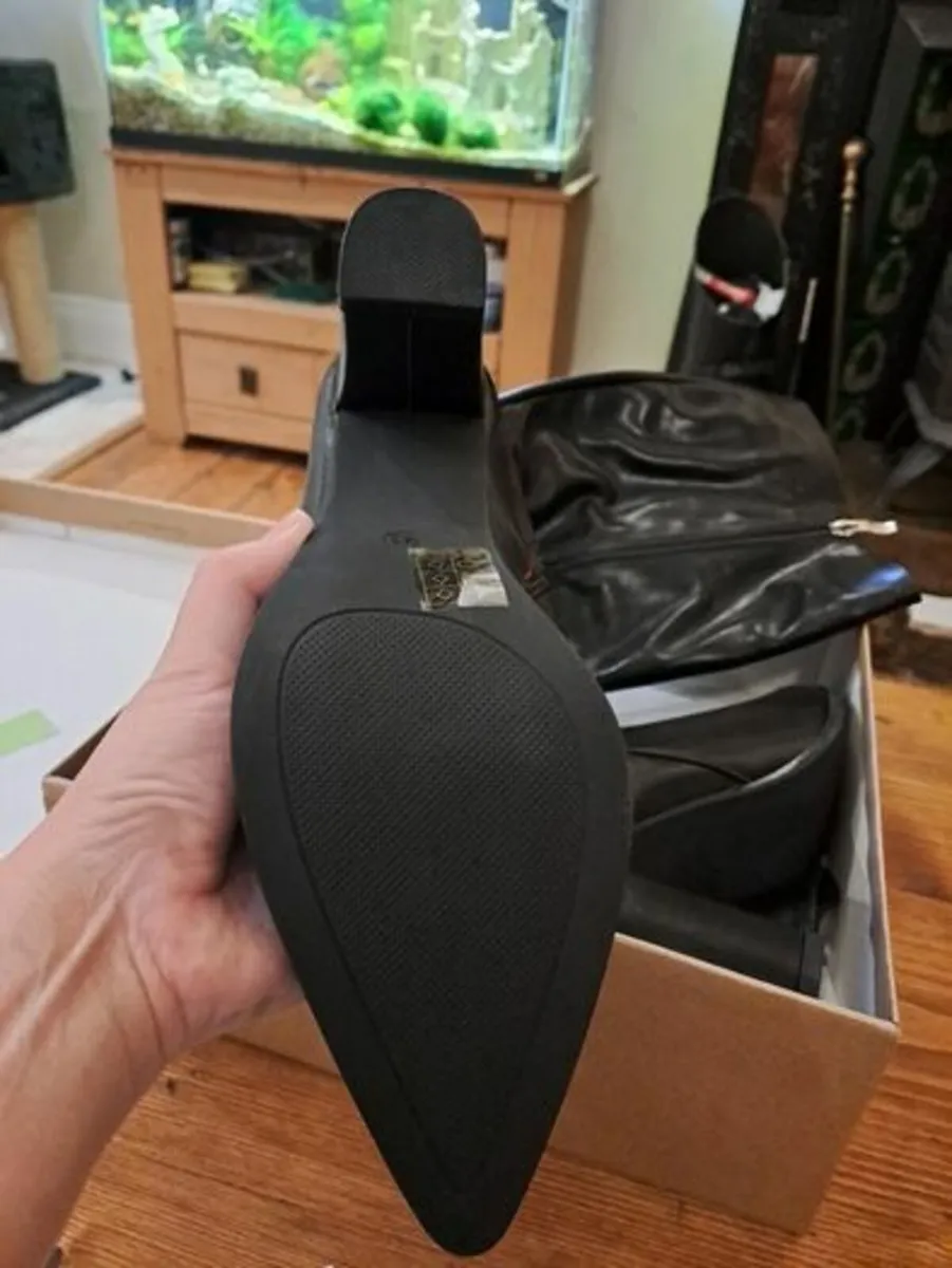 Black boots High heels size 10 or 43 - Image 3