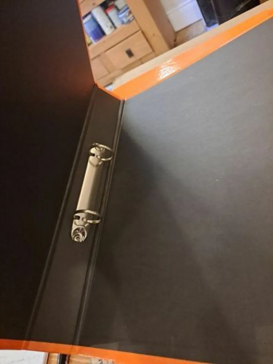 Box of 10 files A4 binders - Image 4