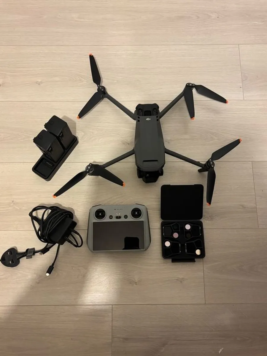 DJI Mavic 3 Pro Fly More Combo With Hard Shell Case - Image 4