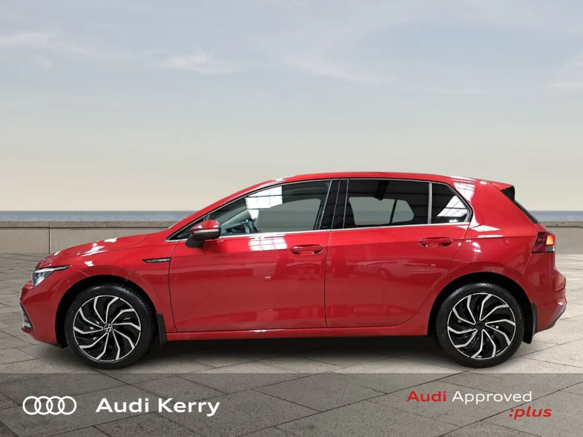 Volkswagen Golf STYLE 1.5 TSI MHEV 130HP AUTOMATIC - Image 4