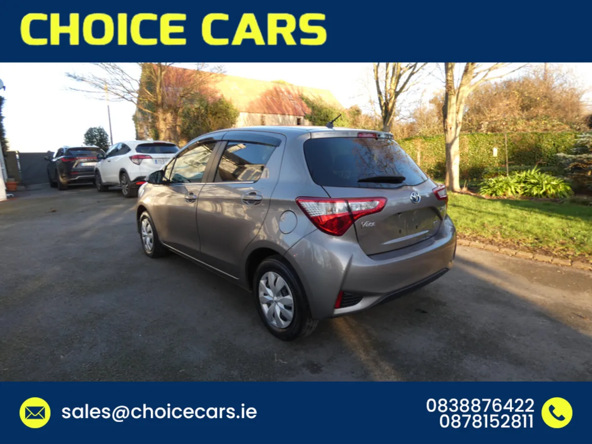 Toyota Yaris 1.5 AUTO HYBRID ANDROID AUTO - Image 4