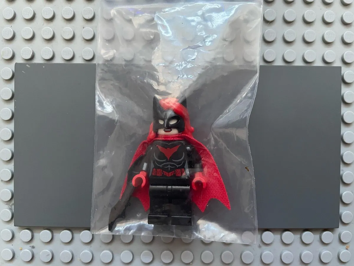 lego super heroes sh0522 Batwoman minifigure - Image 3