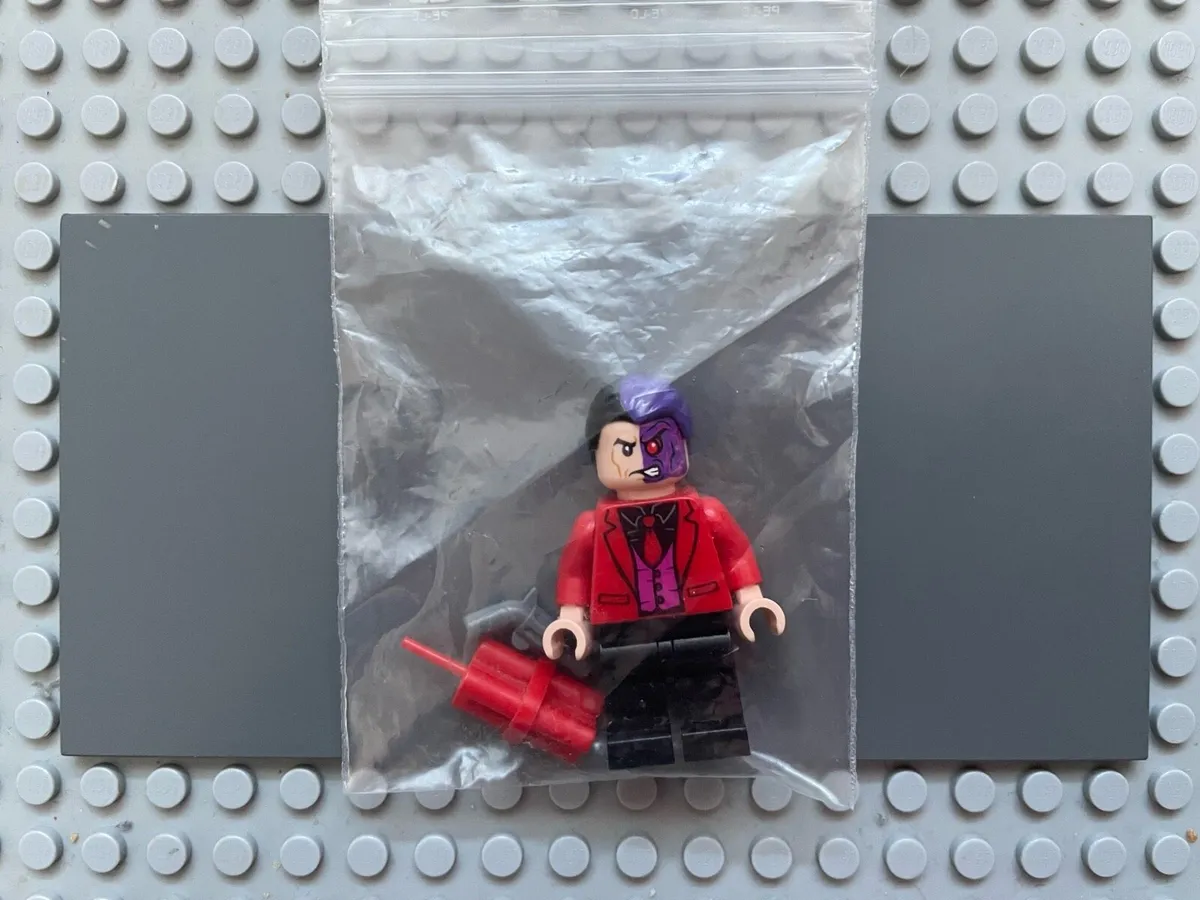 lego super heroes sh0594 Two-Face minifigure - Image 3