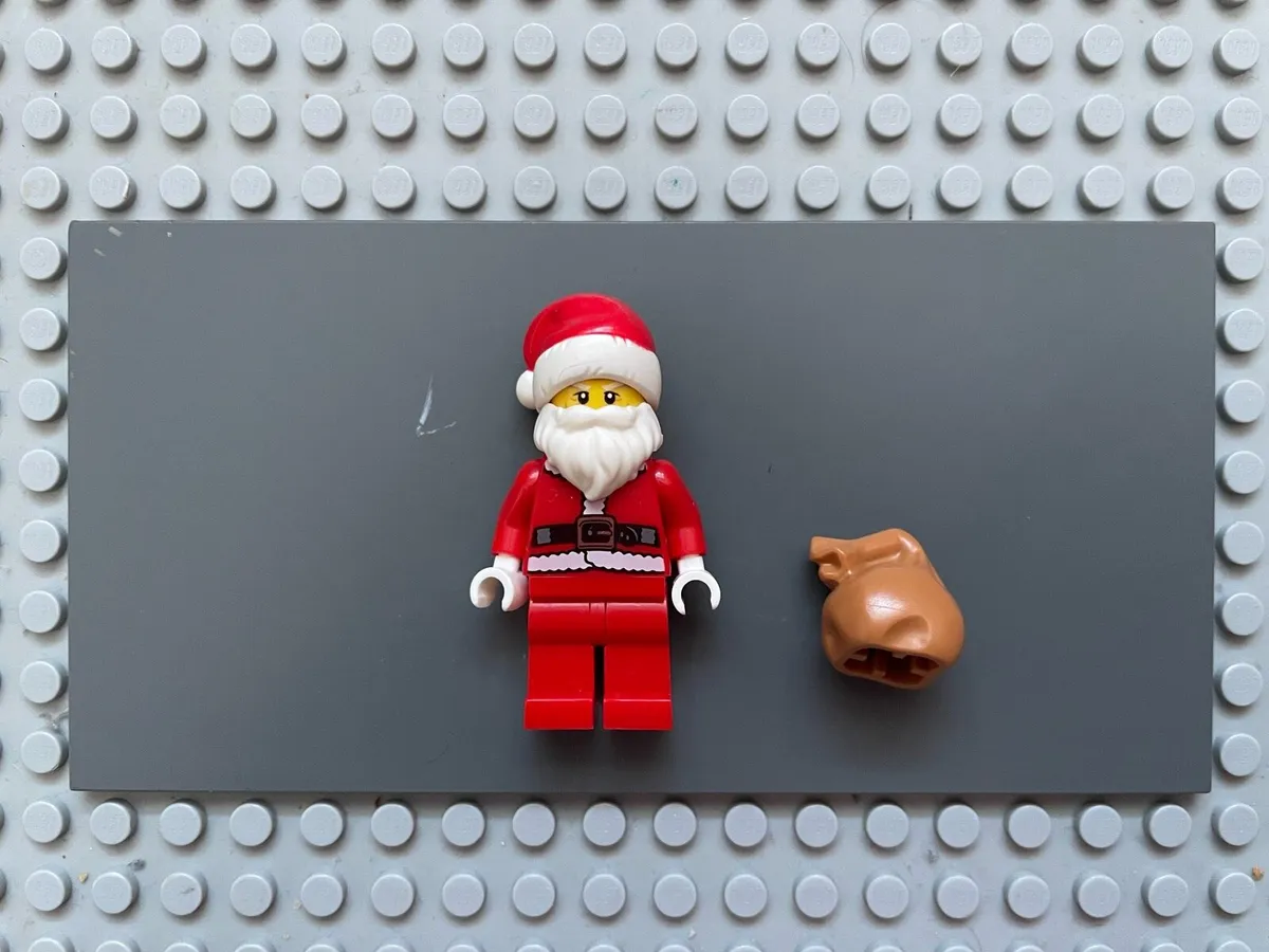 lego holiday hol082 Santa minifigure - Image 1