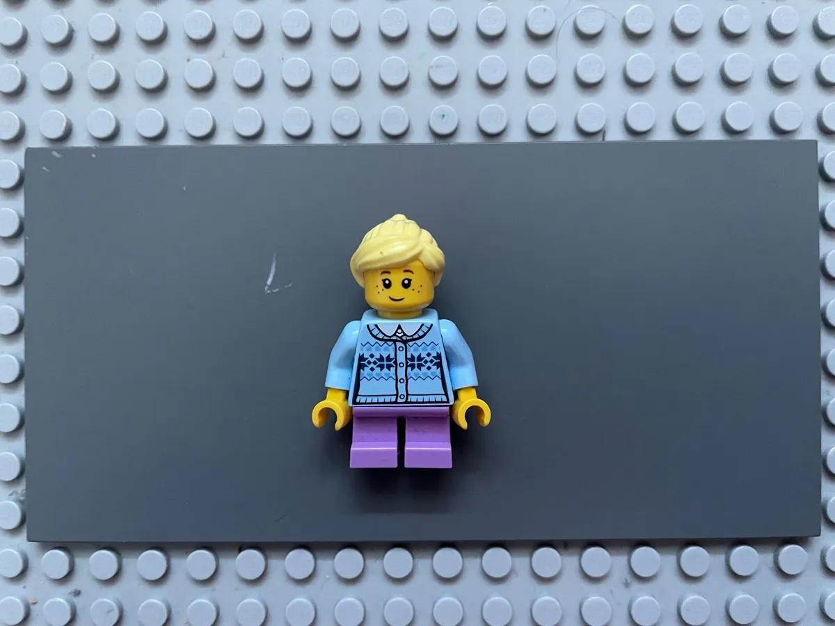 lego holiday hol111 Girl minifigure - Image 1