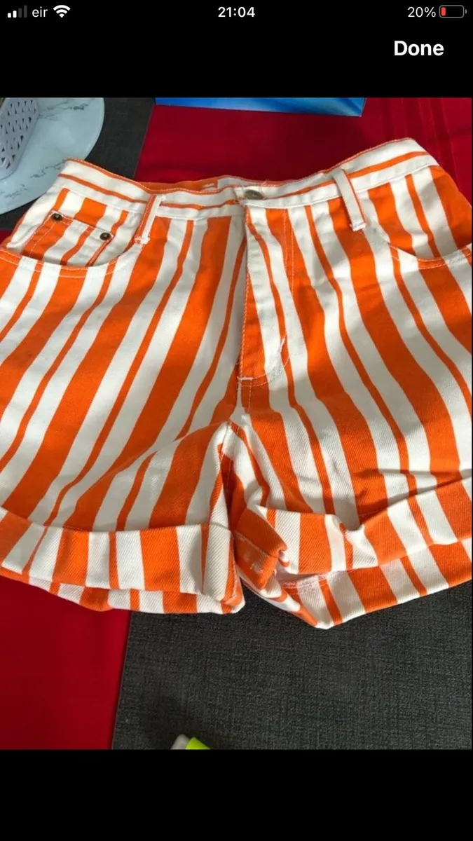 Ladies stunning designer shorts size 8 €10 - Image 1