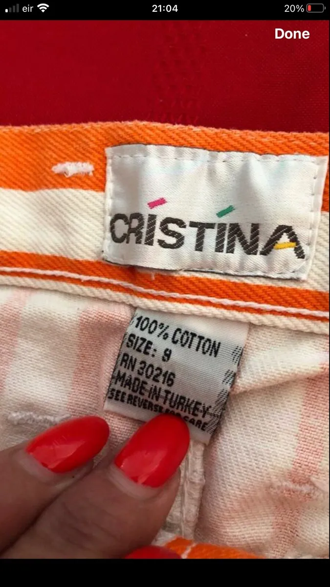 Ladies stunning designer shorts size 8 €10 - Image 3