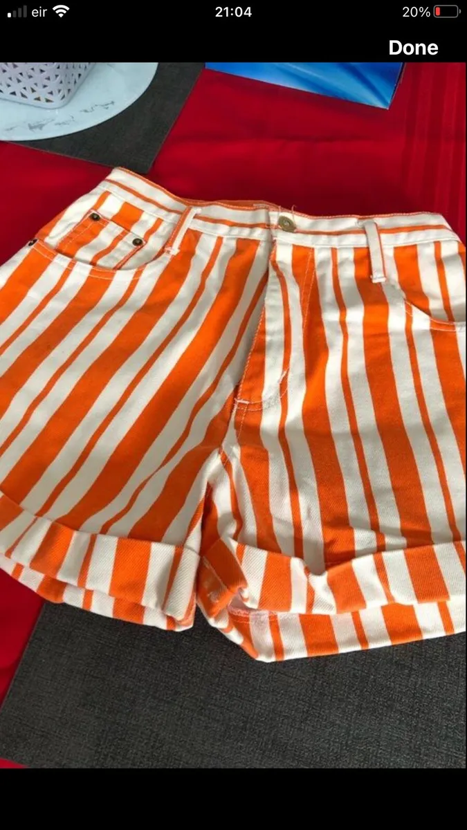 Ladies stunning designer shorts size 8 €10 - Image 4