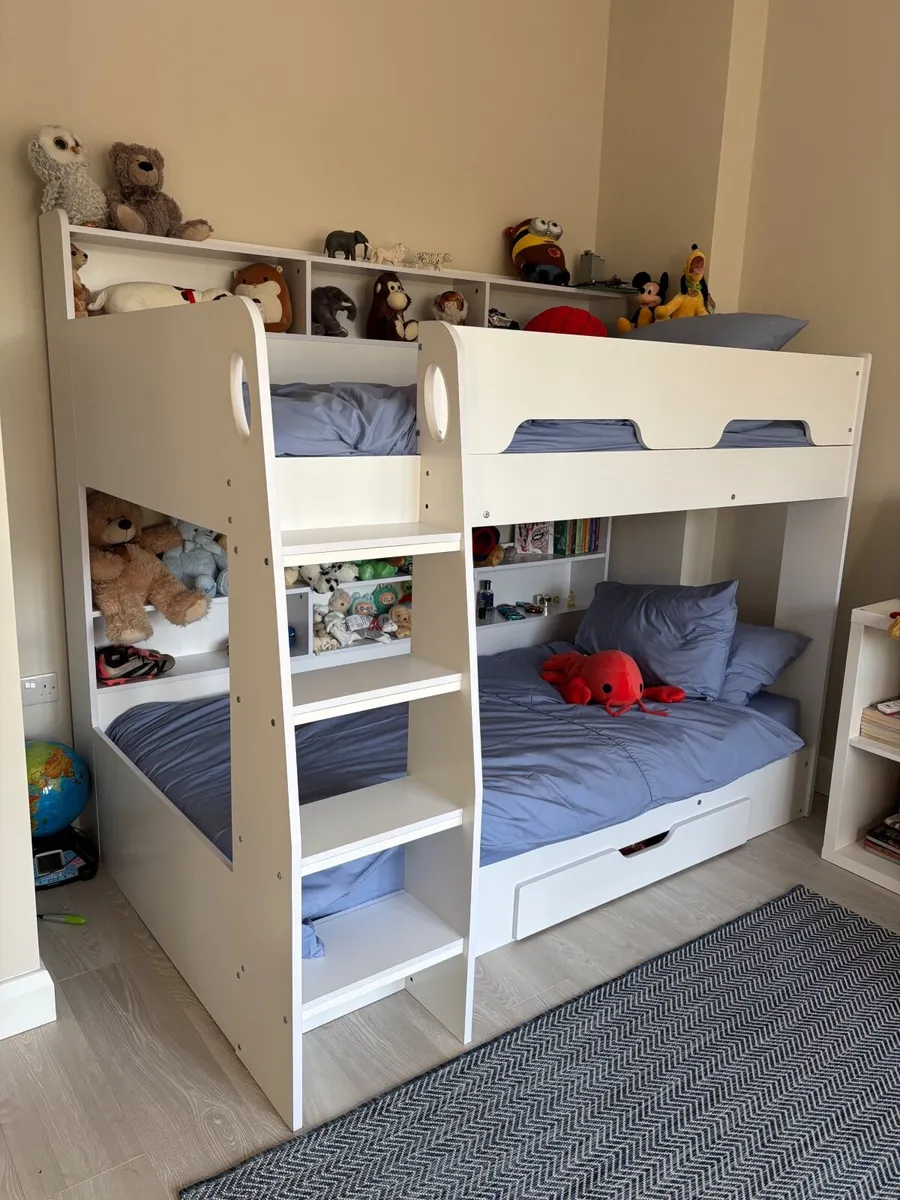 Bunk bed - Image 1
