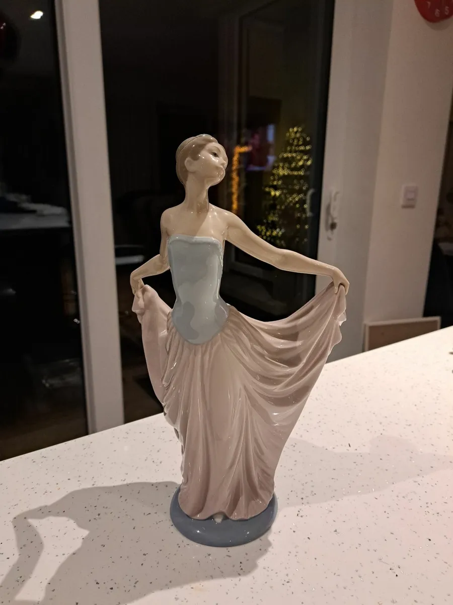 Lladro Dancer - Image 1
