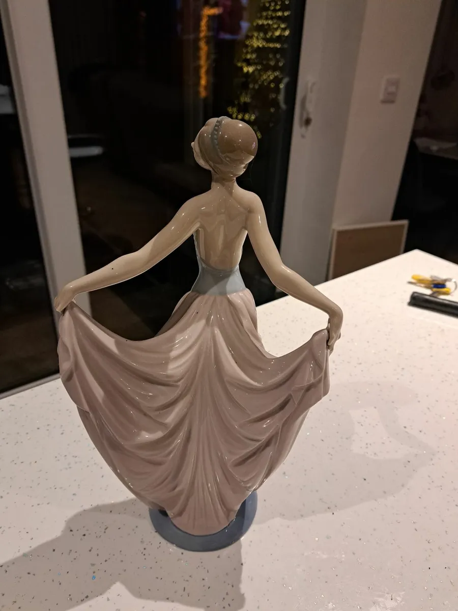 Lladro Dancer - Image 3