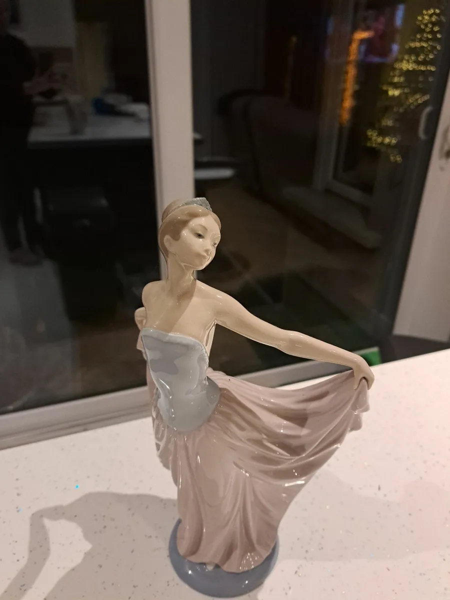 Lladro Dancer - Image 4