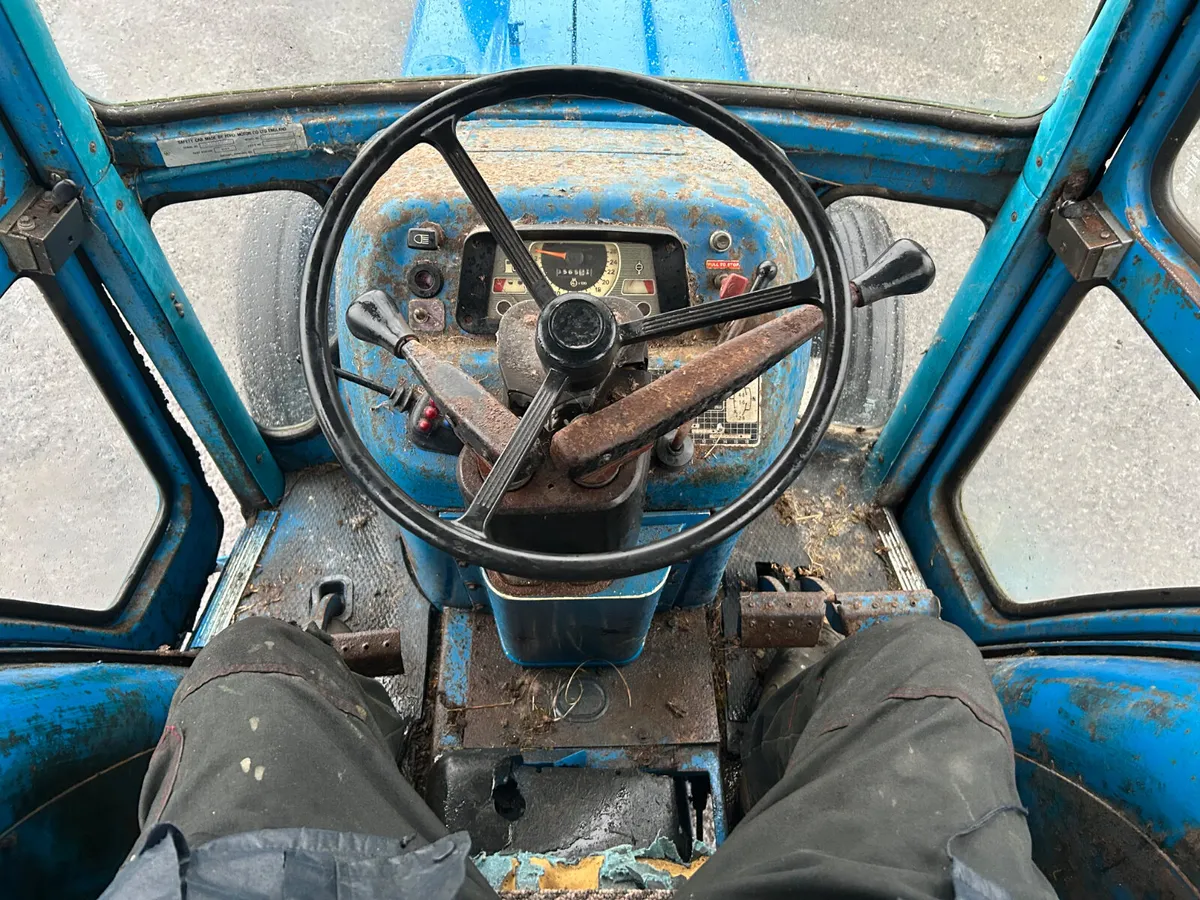 1983 Ford 3910 2wd - Image 2