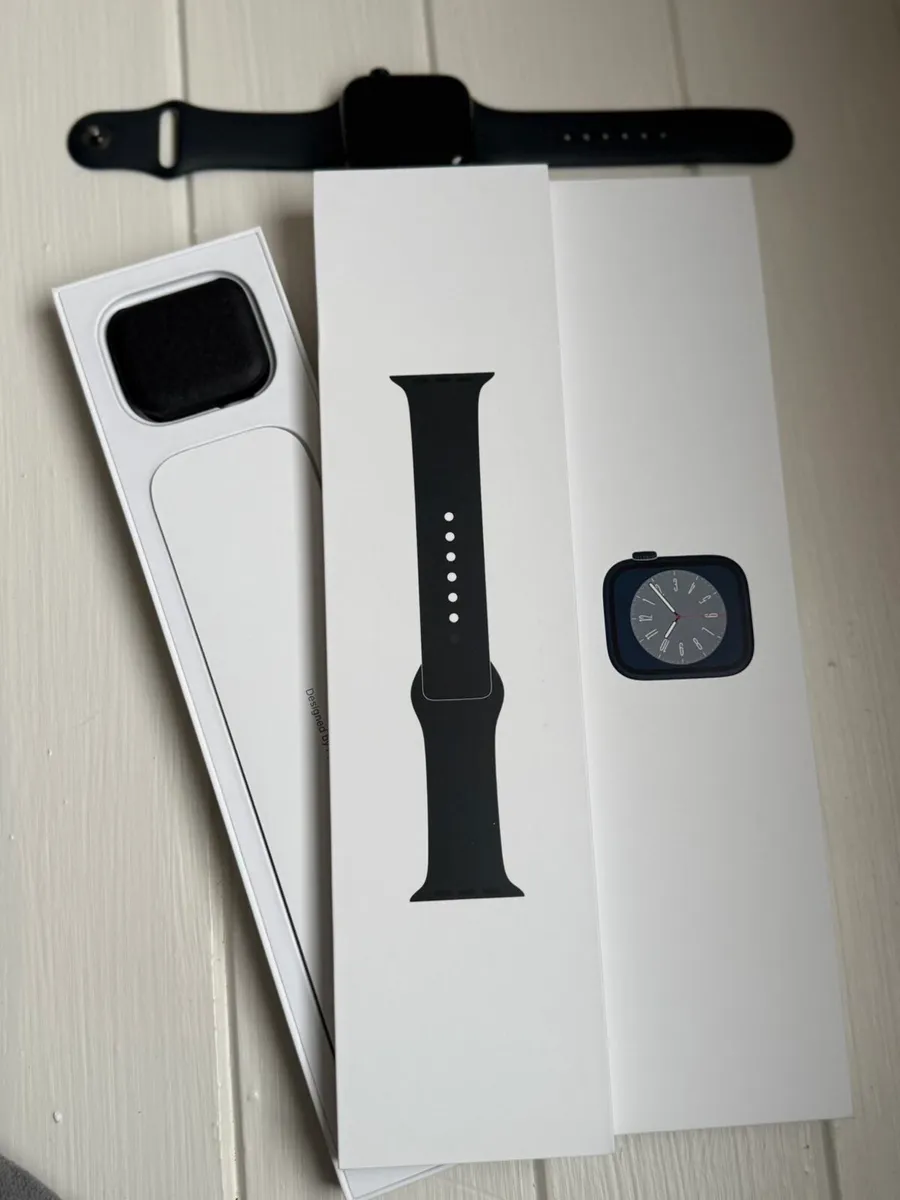 Apple Watch Series 8 45mm black watch - Image 2