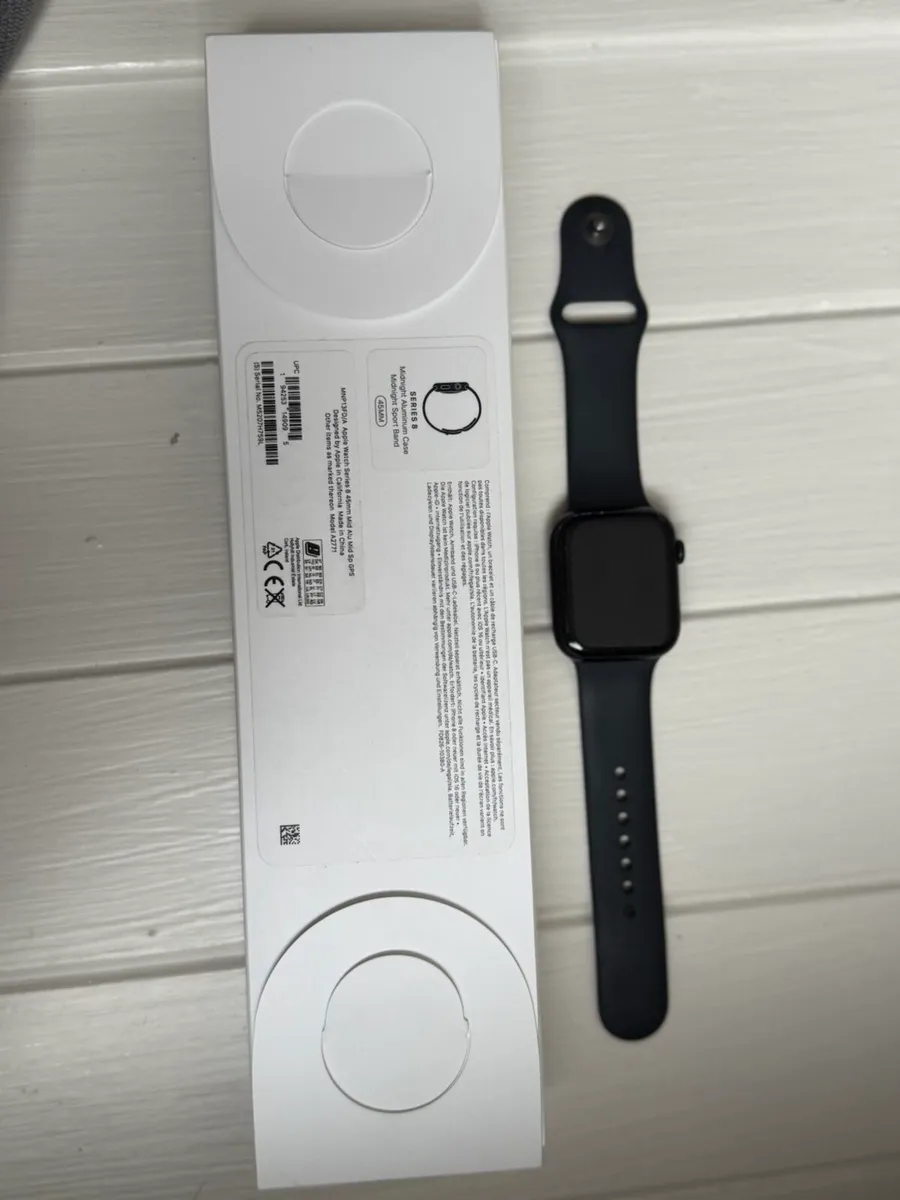 Apple Watch Series 8 45mm black watch - Image 3