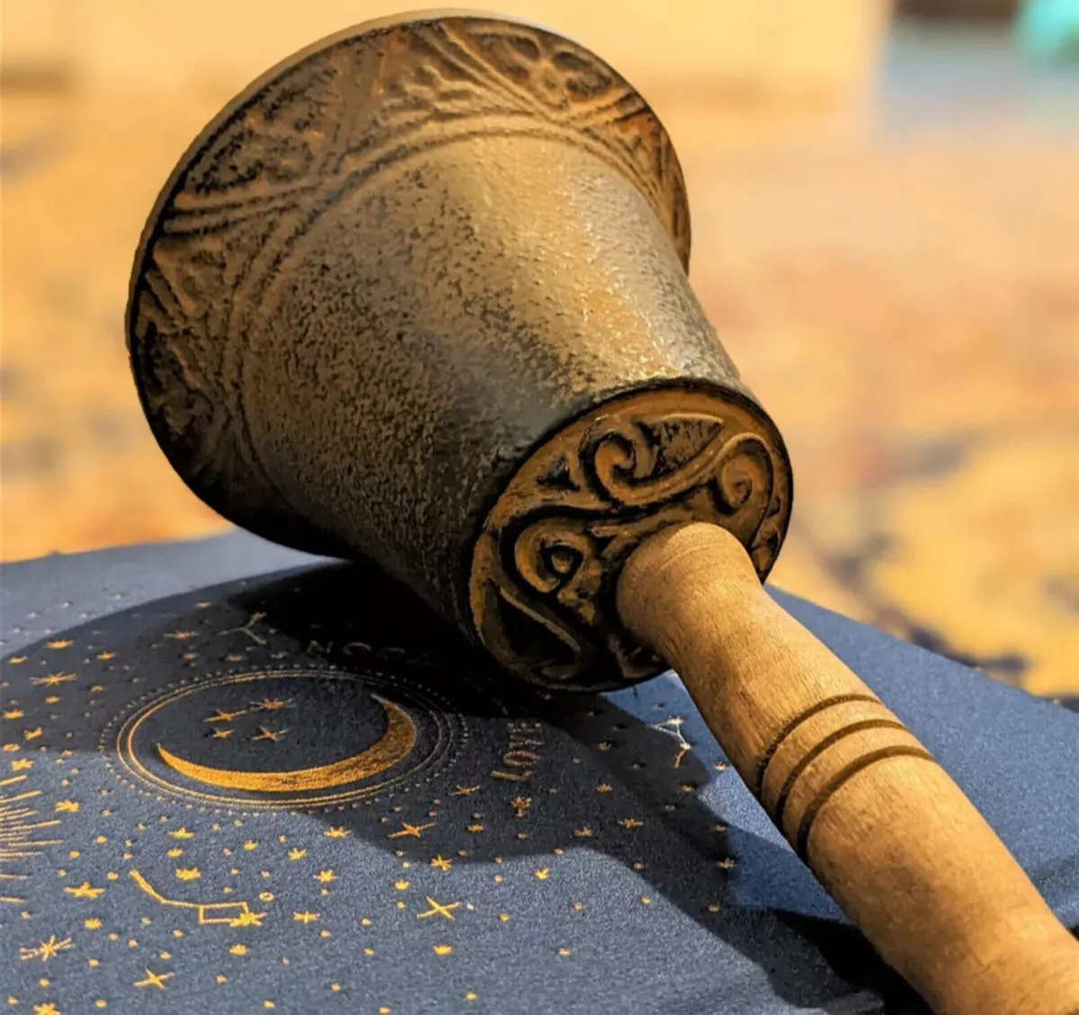 20cm Solid Cast Iron Wooden Handle Hand Bell - Image 2