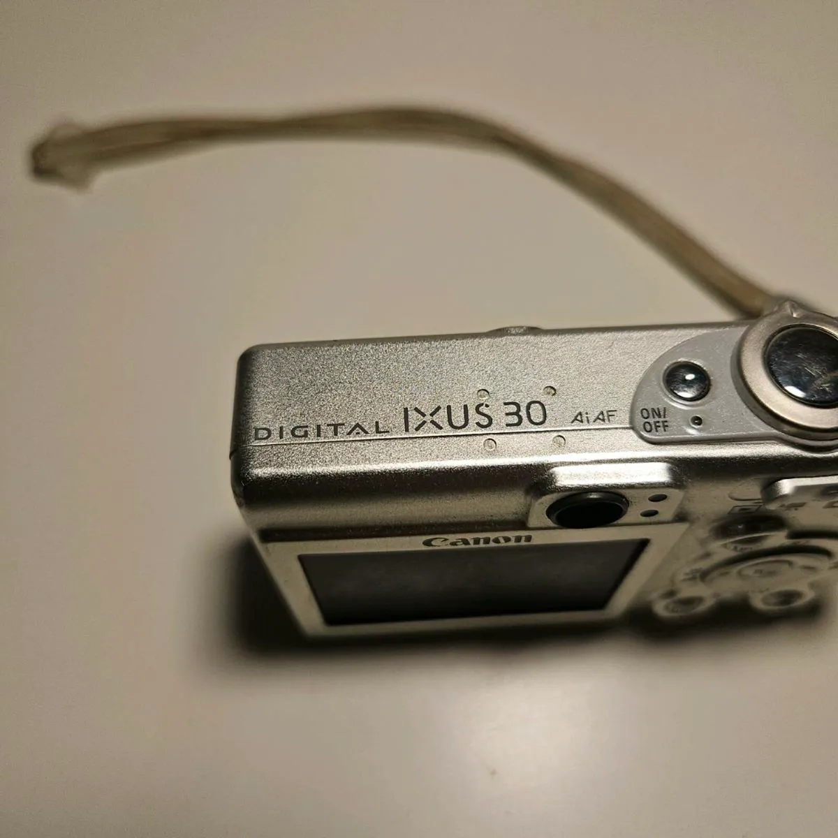 Canon ixus digital camera - Image 2