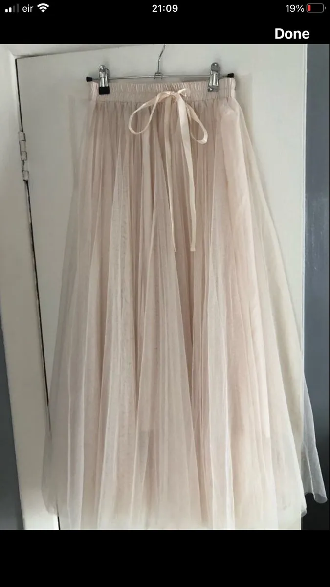 Ladies  designer skirt size S €20 - Image 2