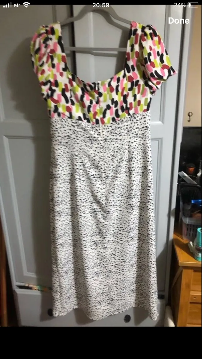 Ladies  stunning dress size 12 €10 - Image 4