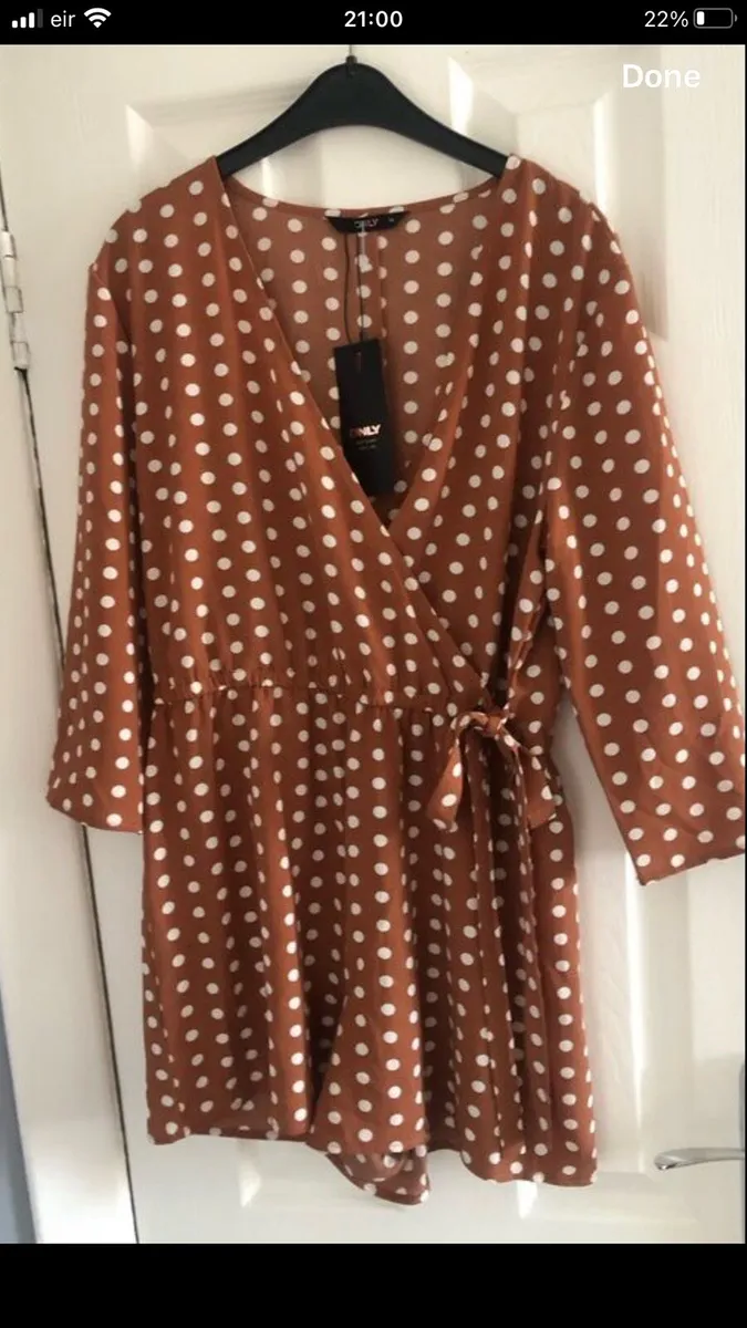 Ladies stunning shorts suit size 10 €10 - Image 1