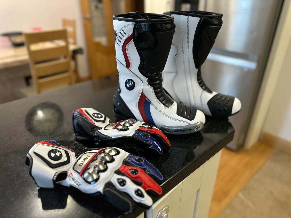NEW BMW Genuine Leather Boots and Gloves - Image 2