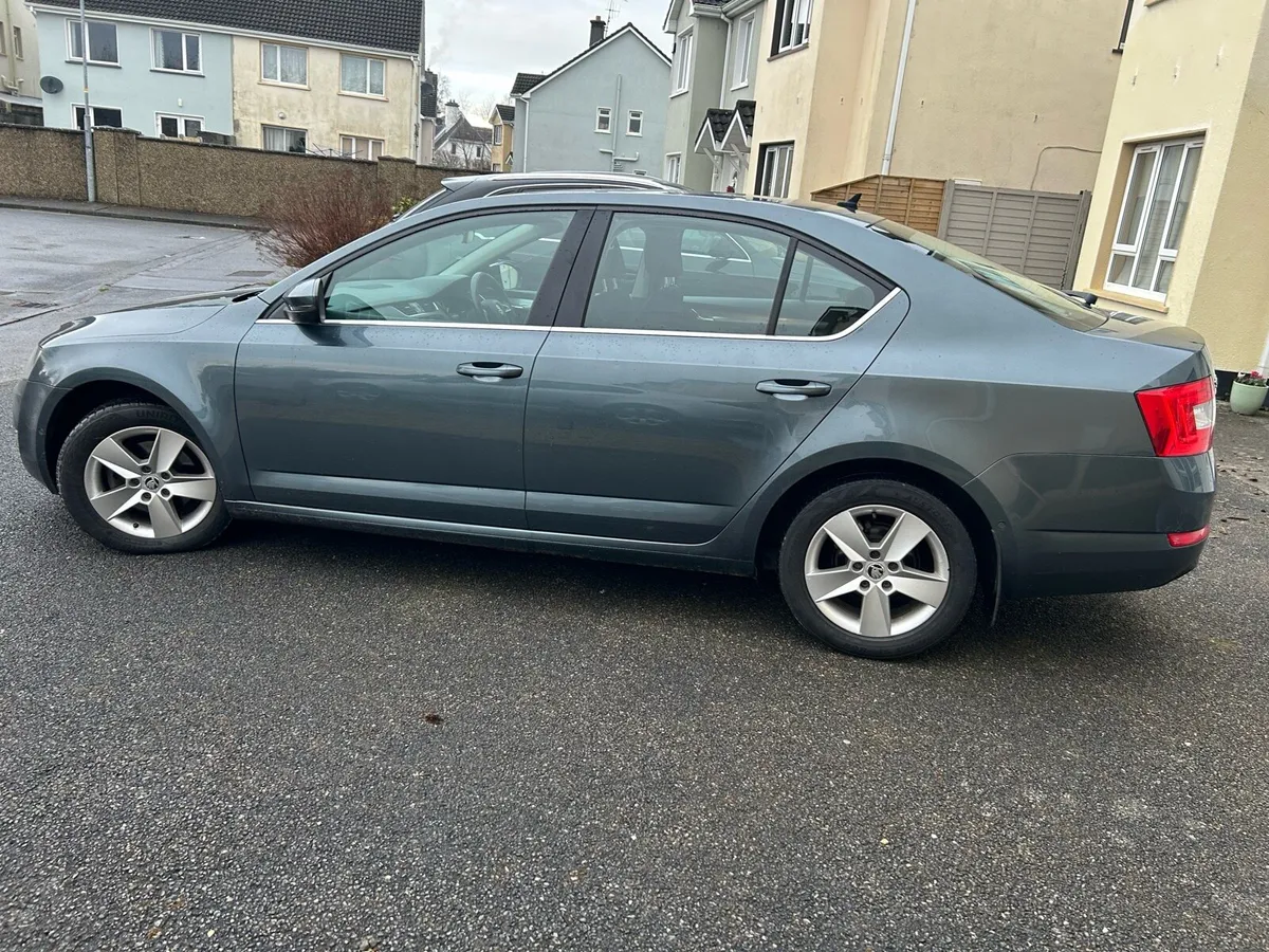 ‘16 Octavia 2.0tdi, nct 12/27 ,tax 6/26 - Image 3