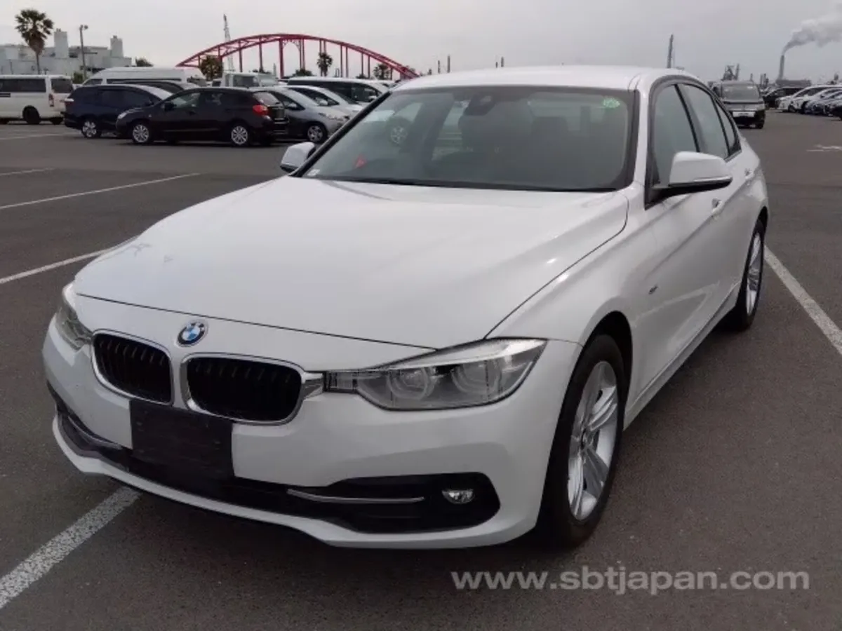 2016 BMW 3 series automatic only 86,000km - Image 2