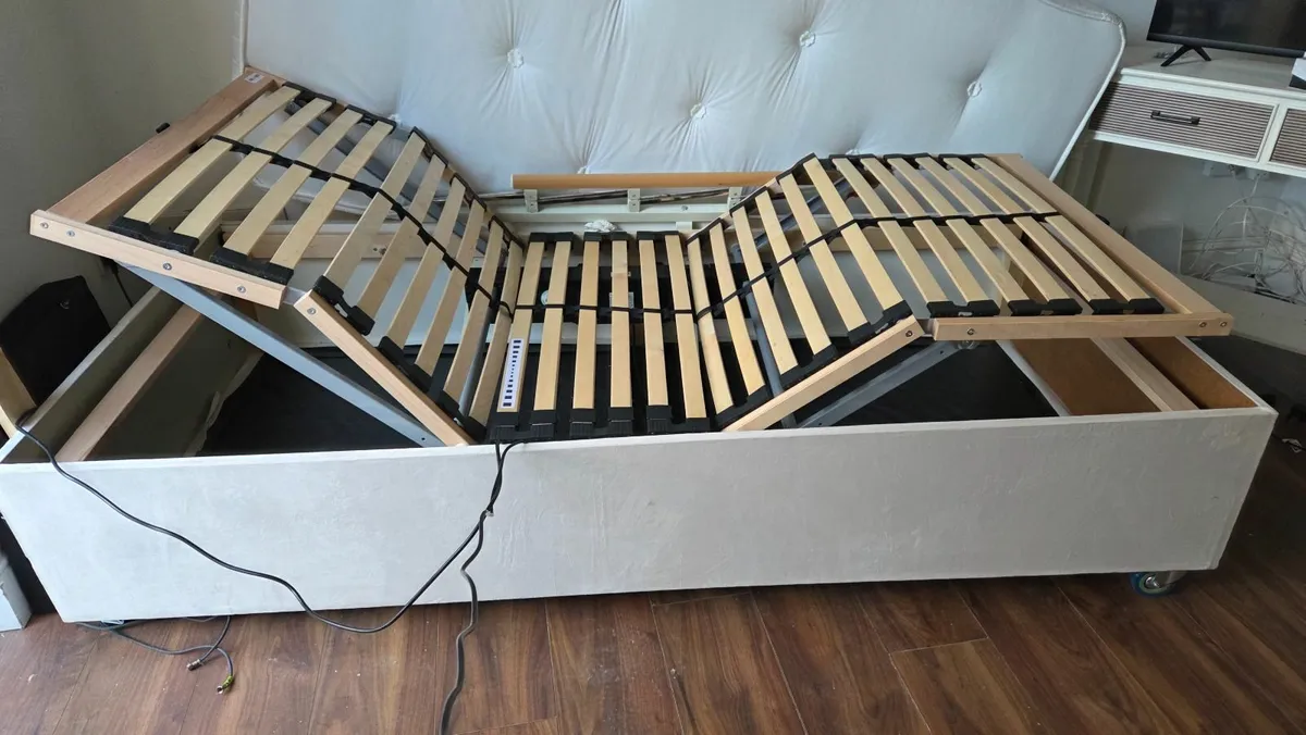 Electric Recliner bed - Image 4