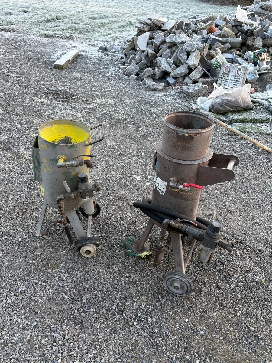 Sandblasting pots - Image 1