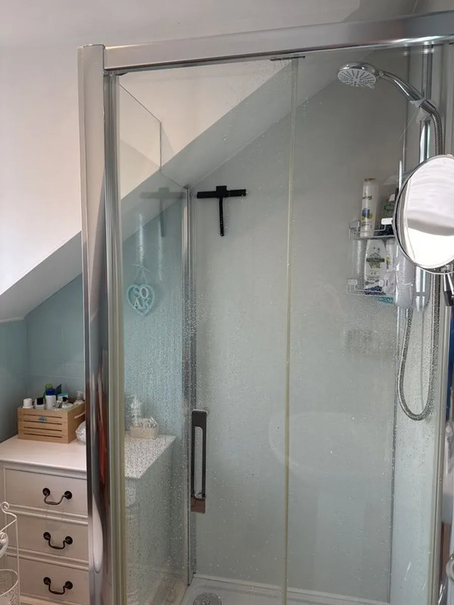 Shower unit &  Mira Power Shower - Image 4