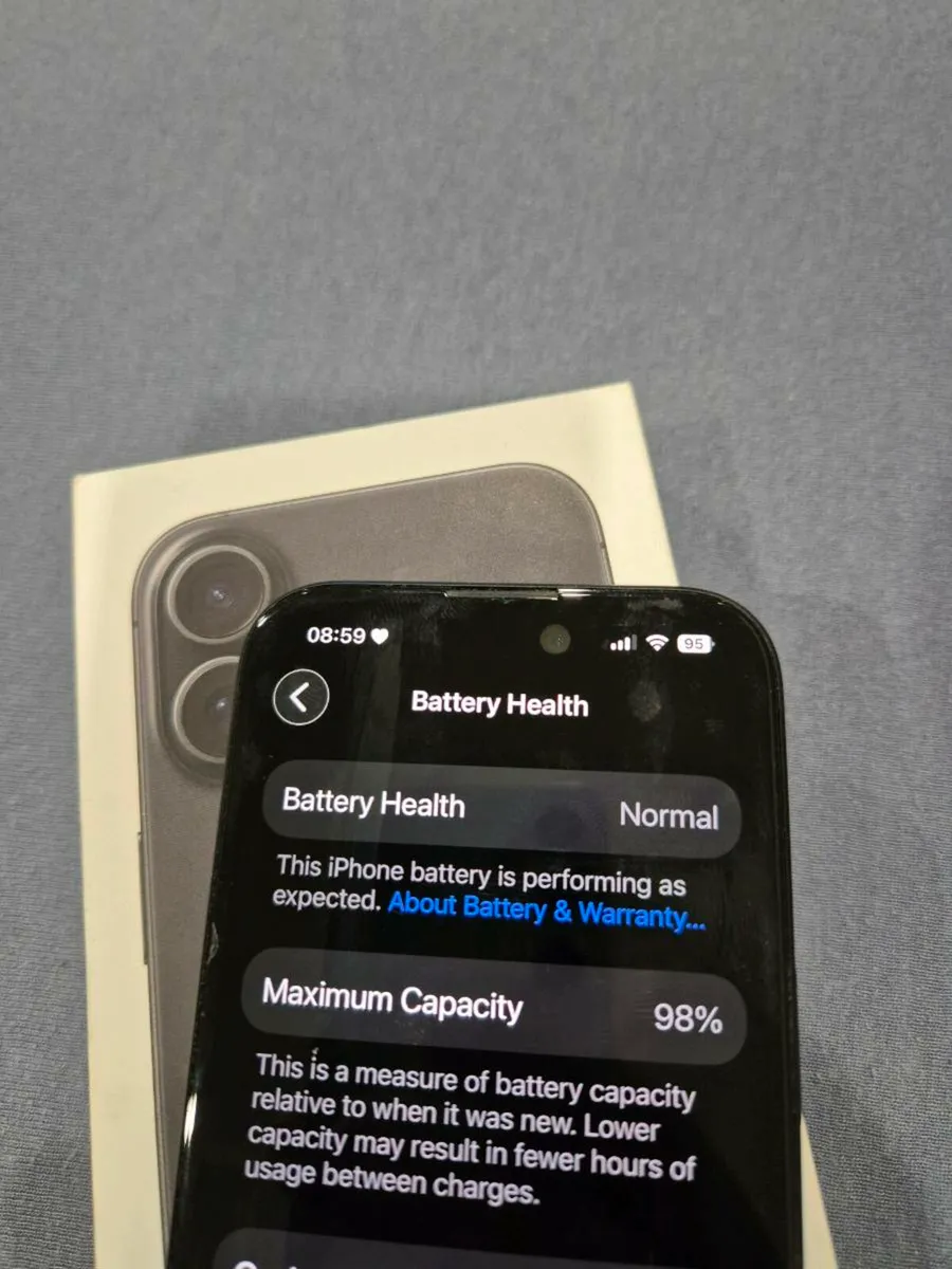 Iphone 16 Black - Image 3