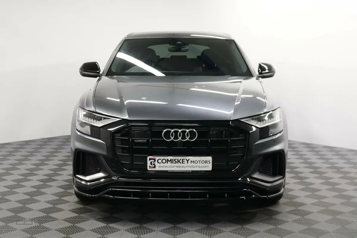 Audi Q8 TDI V6 Black Edition - Image 2