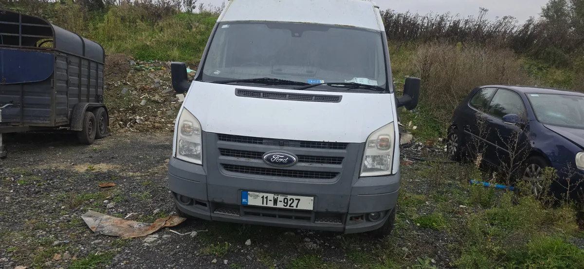 Ford transit 2,4 rwd with good engine and box - Image 1
