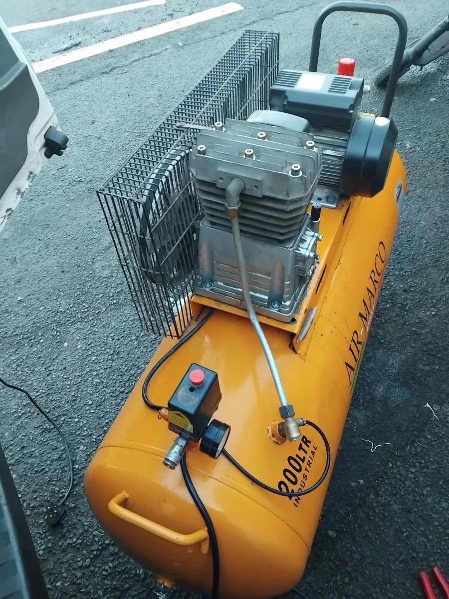 2021 air compressor 200L 300hp working 💯 - Image 2